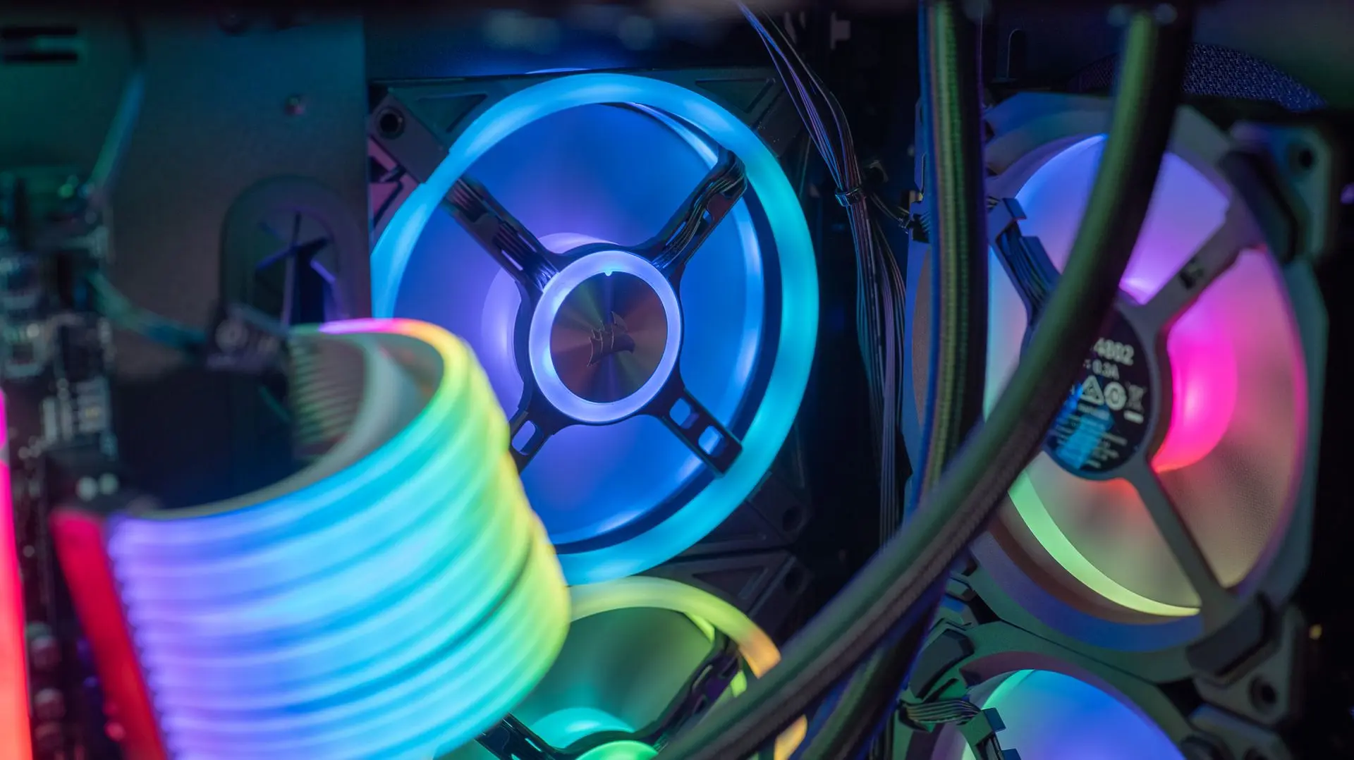 Ventilateurs RGB du PC Good Guy sur mesure réalisé par FlowUP