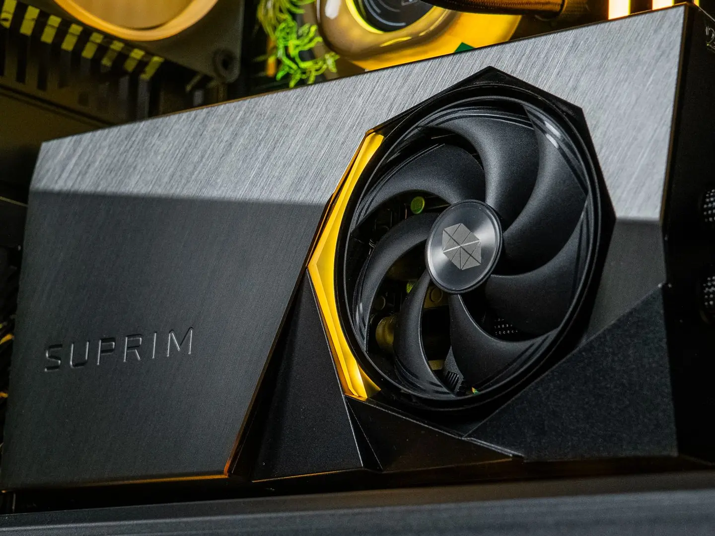 Carte graphique MSI SUPRIM haut de gamme pour PC gamer