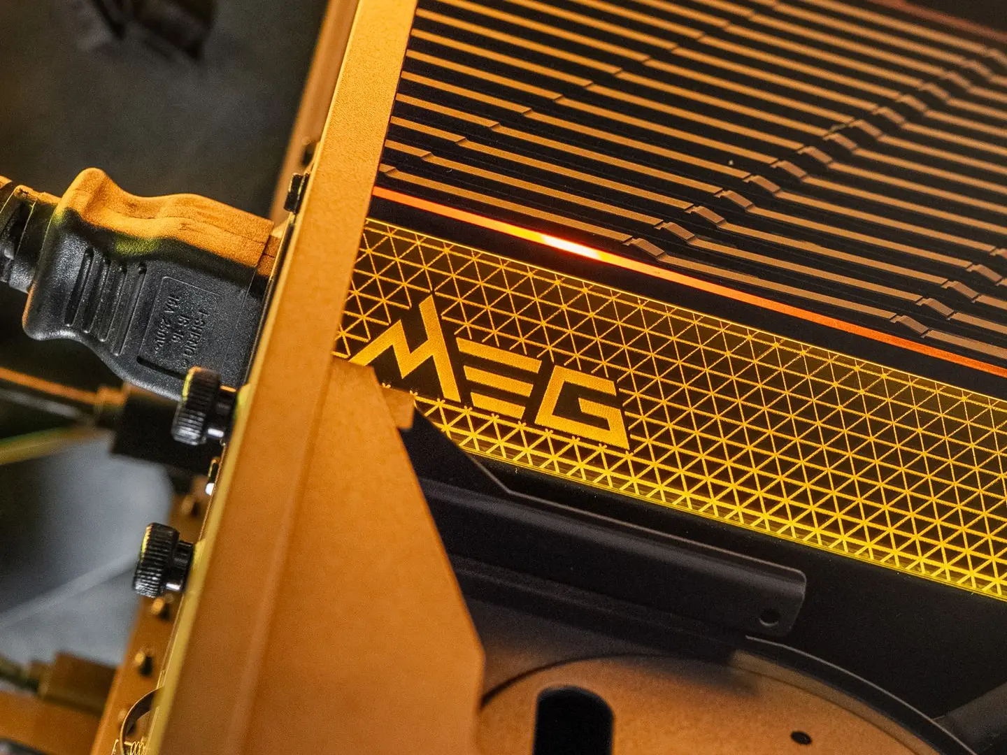 Détail d’un composant MSI MEG haut de gamme pour PC gamer sur mesure