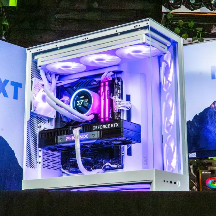 PC gamer blanc FlowUP x NZXT avec carte graphique GeForce RTX et refroidissement liquide RGB