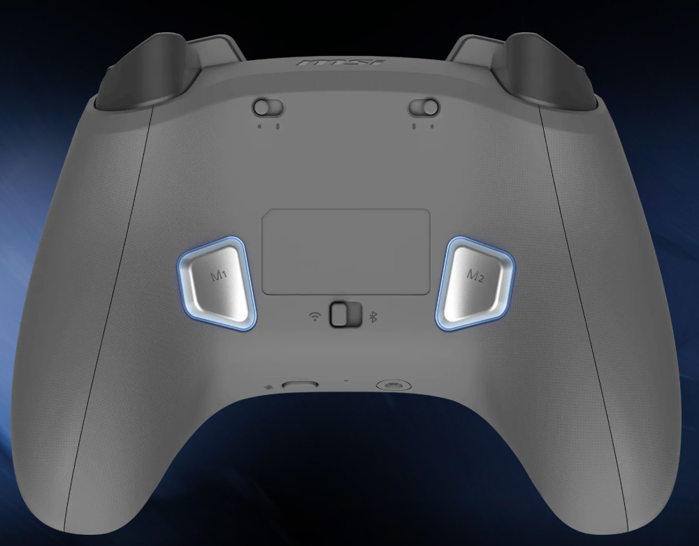 Vue arrière de la manette MSI Force GC300W White avec deux boutons programmables M1 et M2 pour un avantage décisif chez FlowUP