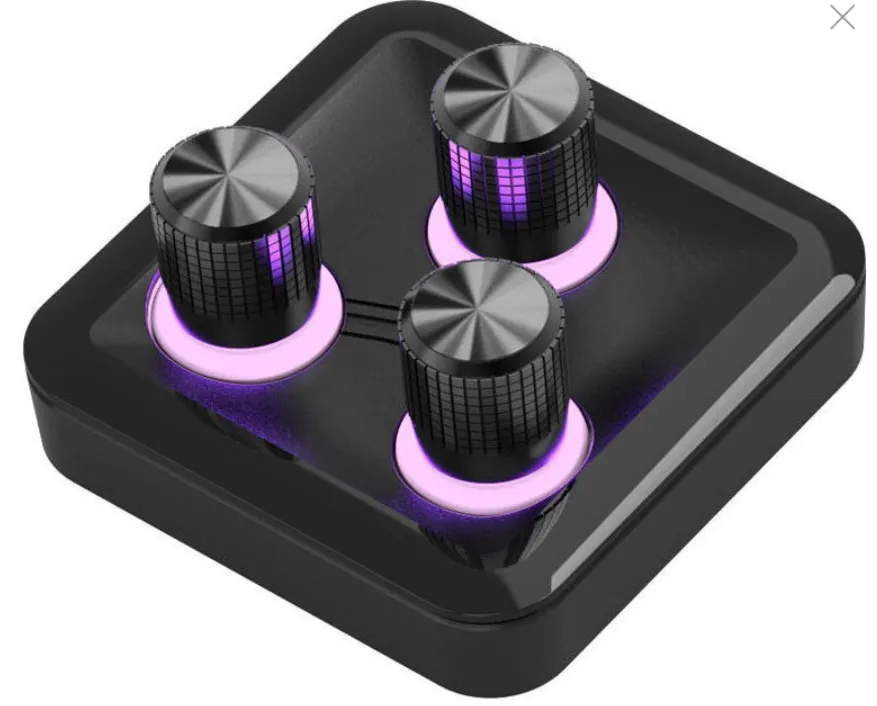 Module à trois molettes de réglage (3x Knob) du Cooler Master MasterHub offrant un contrôle tactile précis pour l'édition créative chez FlowUP