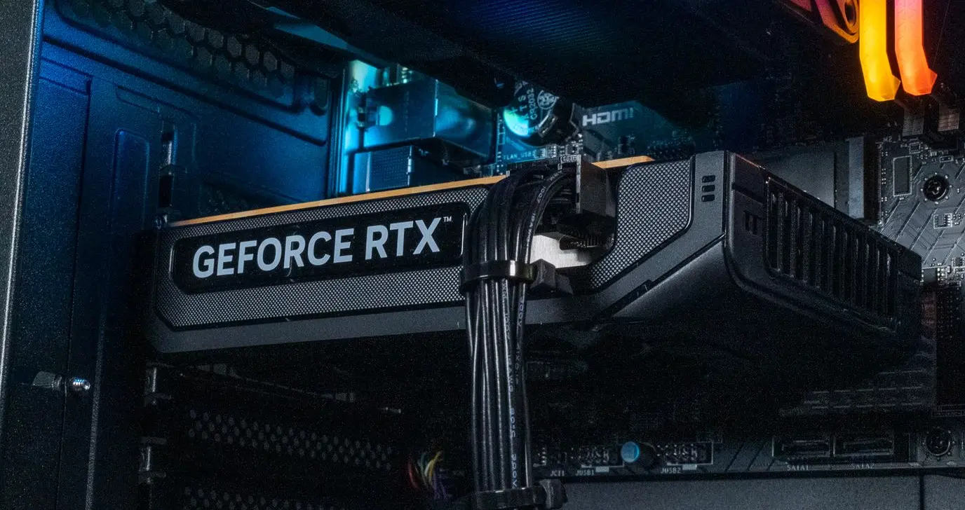 Carte graphique NVIDIA GeForce RTX 5050 installée dans PC gamer FlowUP, performance gaming 1080p avec ray tracing et DLSS