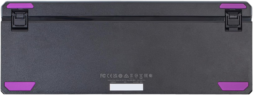 Vue de dessous clavier gamer Cooler Master MK770 Gris Spatial avec patins antidérapants violets et pieds réglables FlowUP